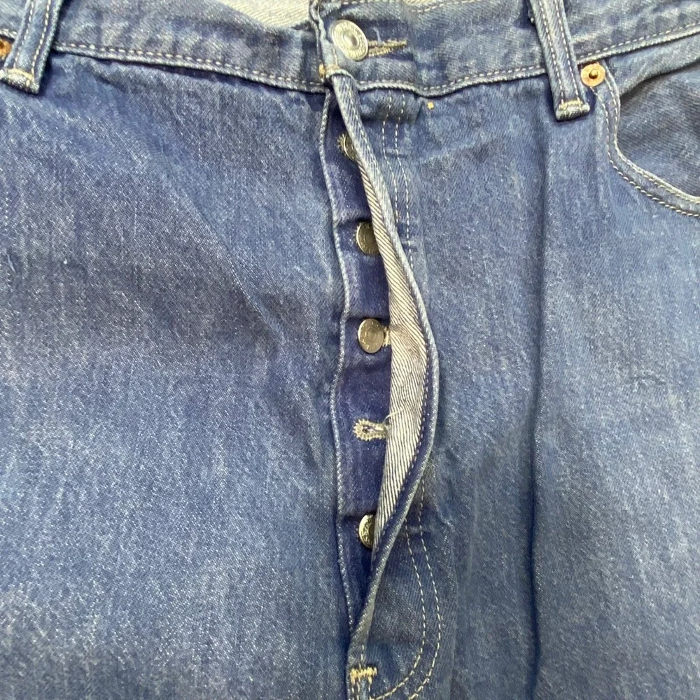Levis Vintage Men 42x32 Blue Denim 501 Original Fit Button Fly Straight Jeans‎